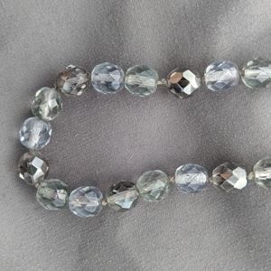 Beautiful, sparkly accent necklace